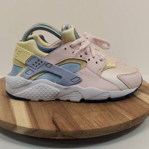 Nike Huarache Run Shoes Pink Blue & Yellow Women's Size 8 / 6.5 Youth